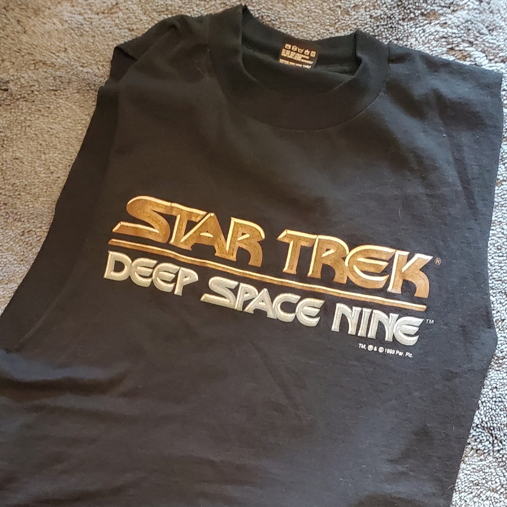 VINTAGE STAR TREK: DS9 CROP TOP - EUC